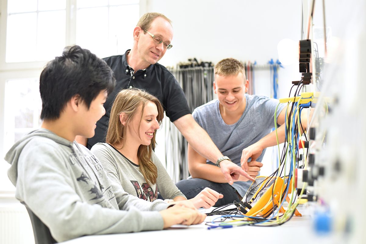Bessere Jobchance durch Lehre mit Matura